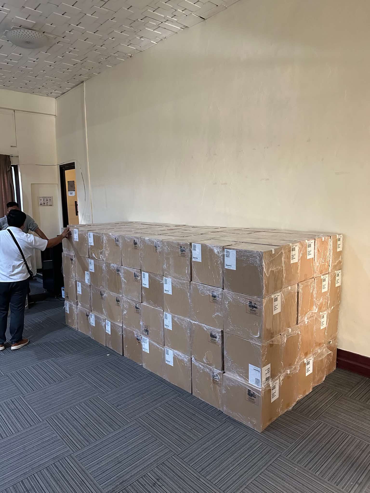 Shipping and Hauling Apple products to Cebu Normal University